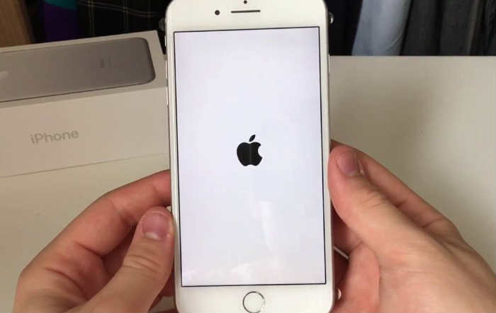 为什么我的iPhone 7手机一直卡顿在苹果logo页面无限重启？[故障排除指南]